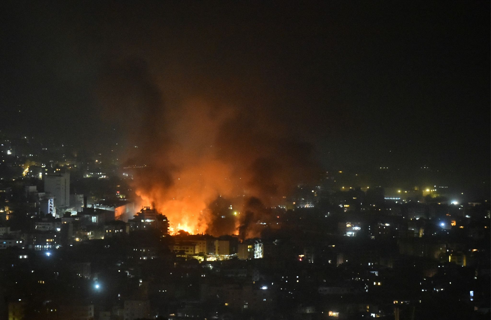 Israël continue de pilonner la banlieue sud de Beyrouth