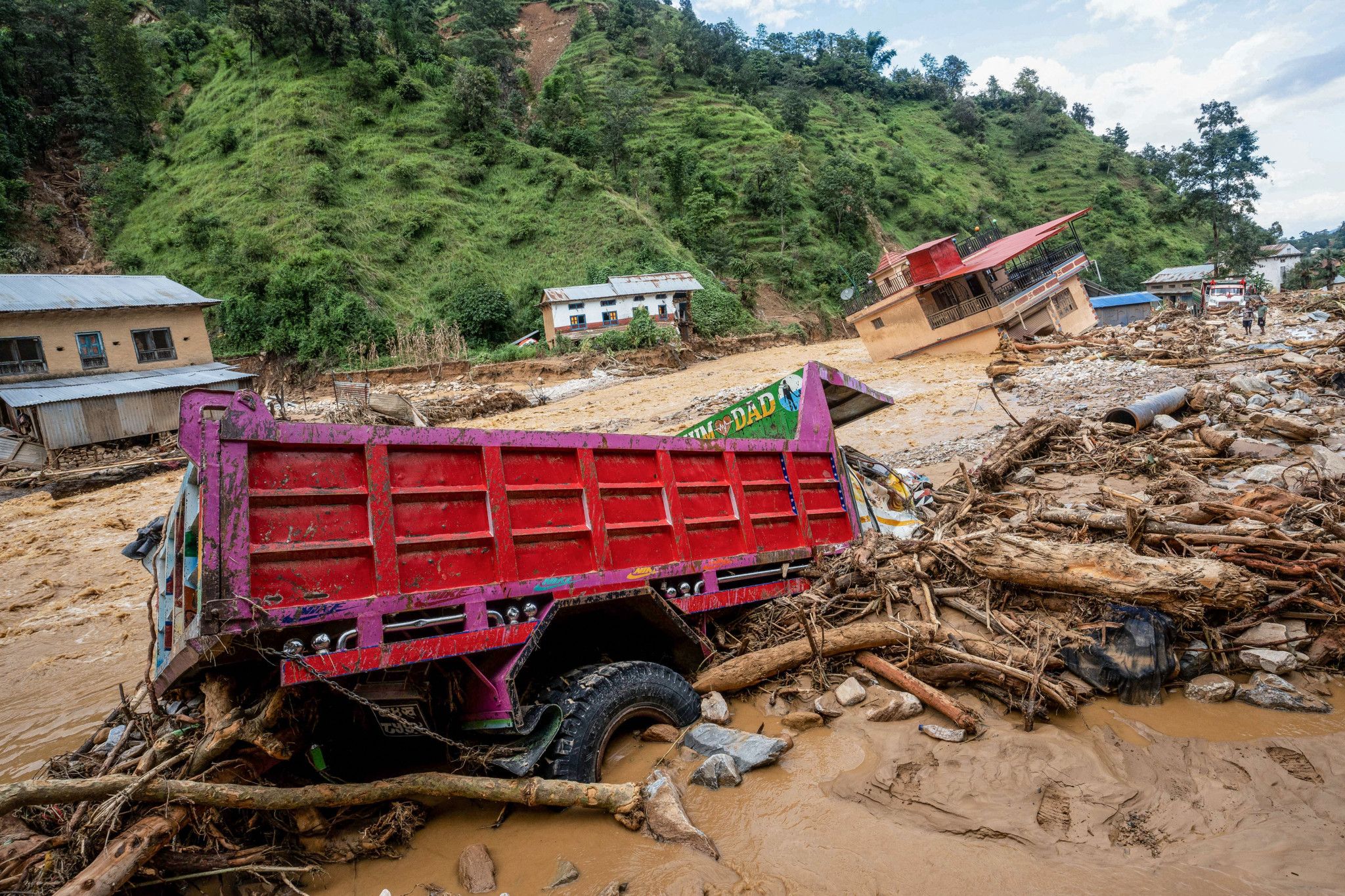 Le bilan des inondations au Népal s'alourdit, au moins 209 morts