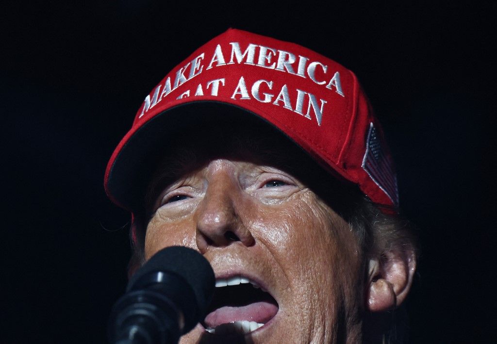 Un homme avec des armes arrêté près d'un meeting de Donald Trump