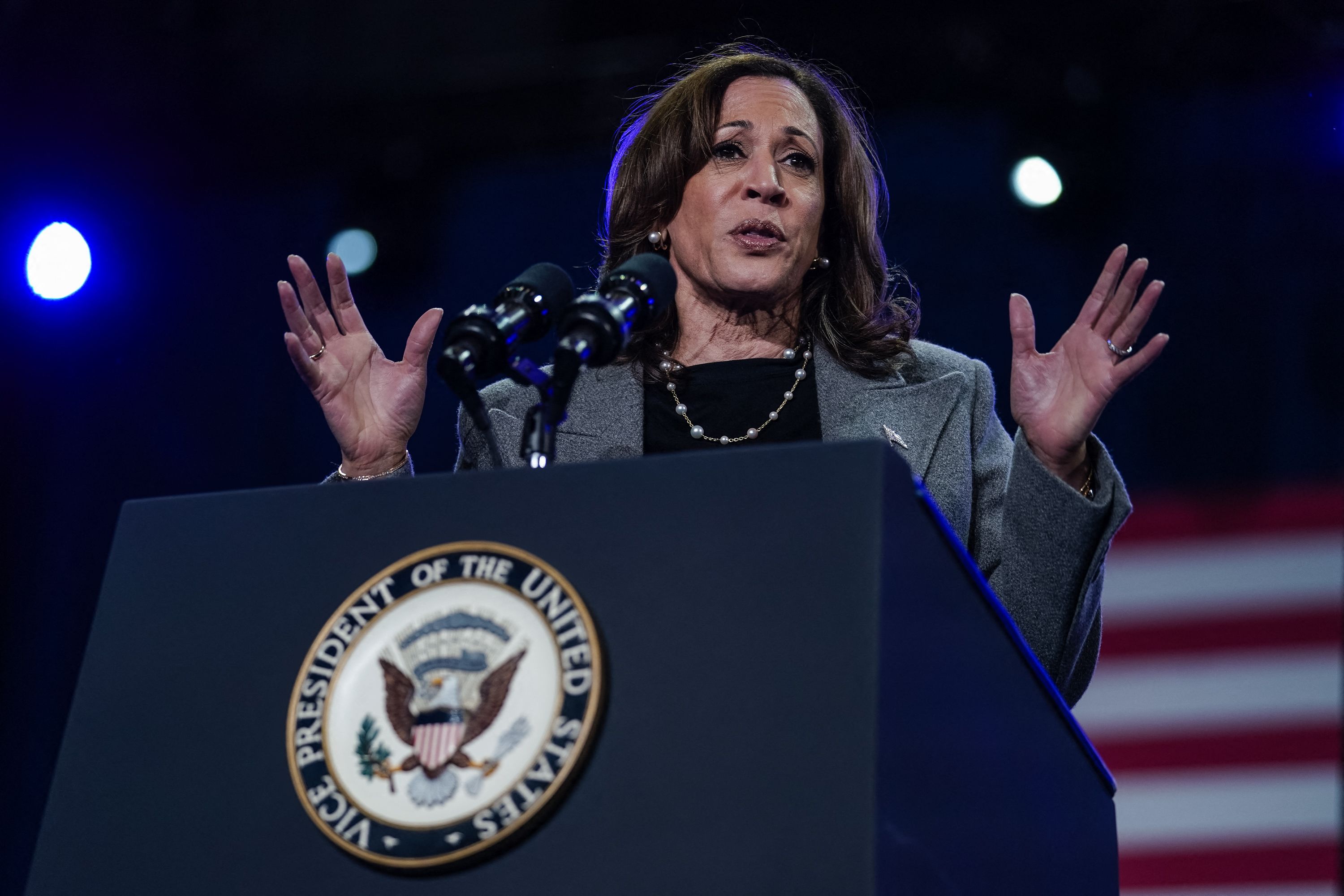 Harris a 60 ans ce dimanche, elle garde l'âge de Trump dans son viseur