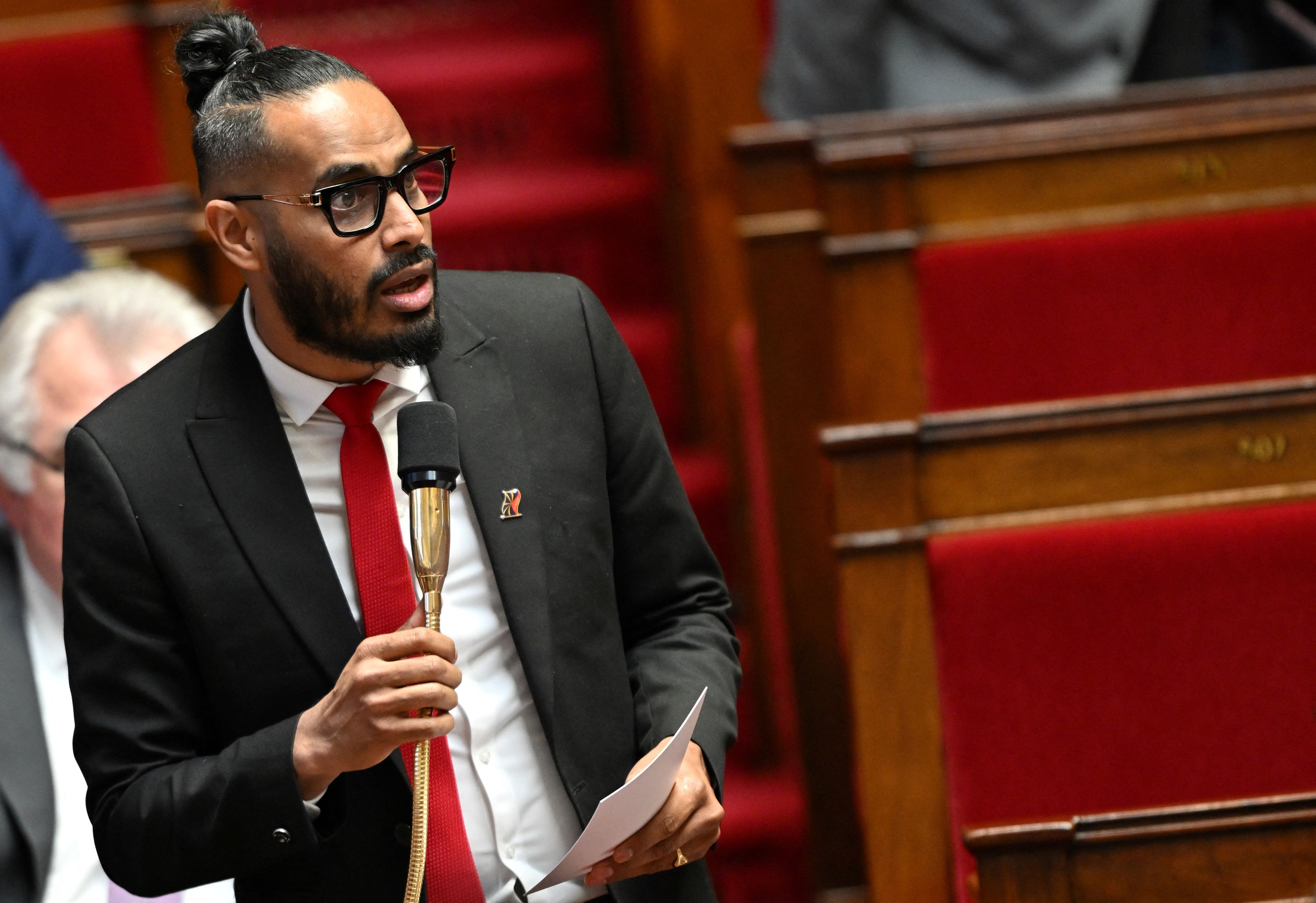 Un député trouve l'expression «travail au noir» raciste