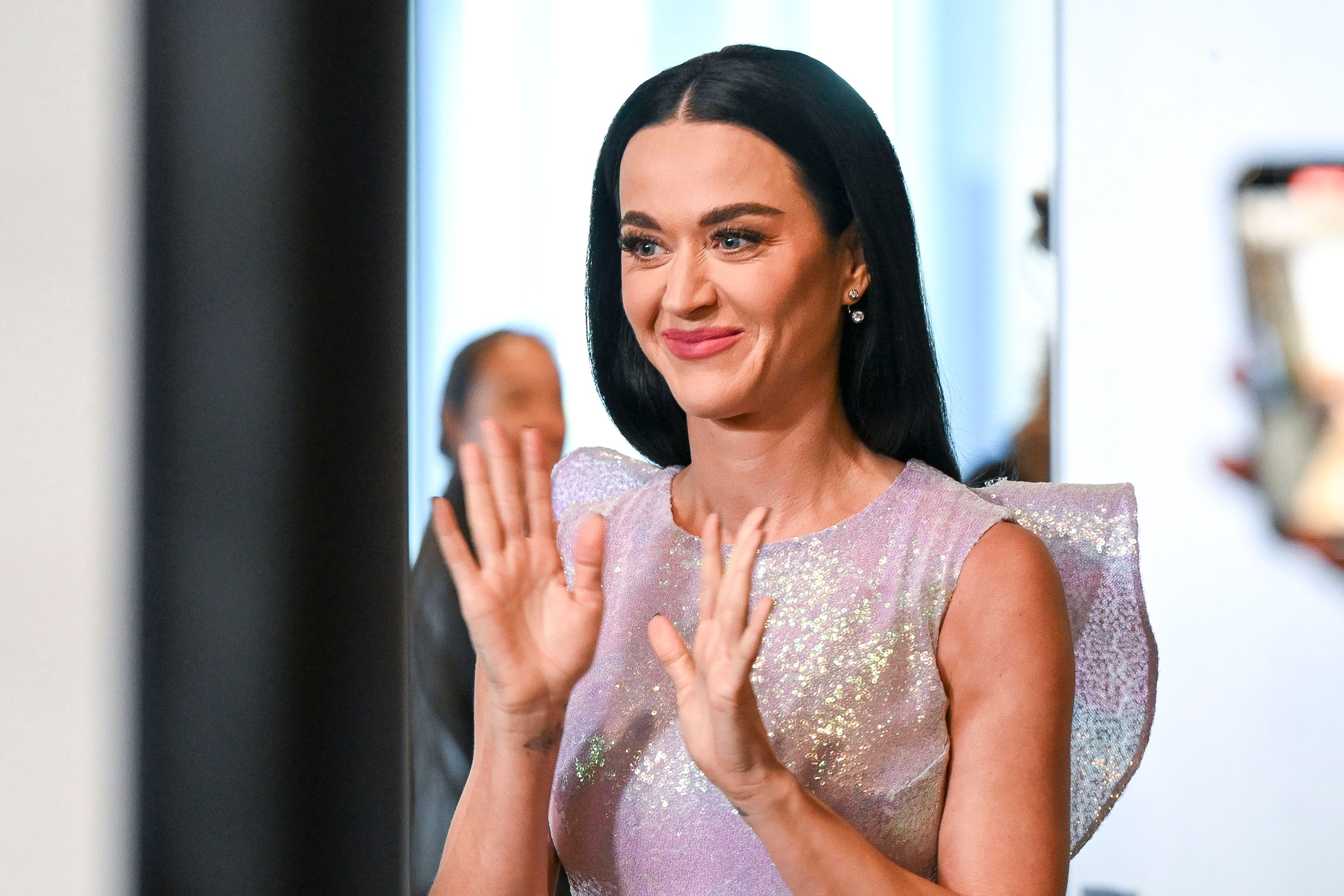 Katy Perry souffle ses 40 bougies à Genève avec une fête grandiose