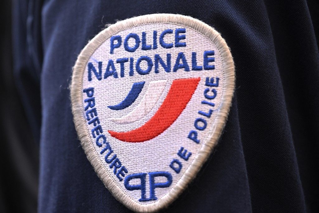 Un suspect placé en garde à vue après s'être rendu à la police